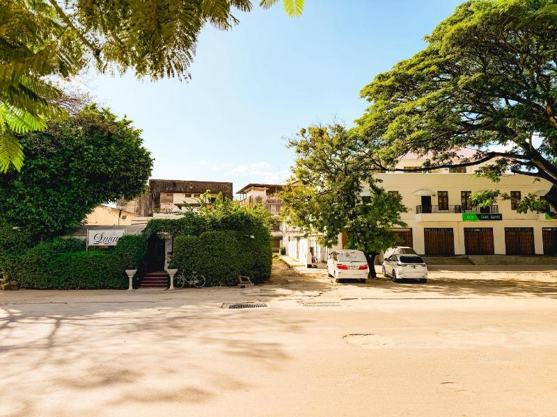 Stone Town Comfort - image 5