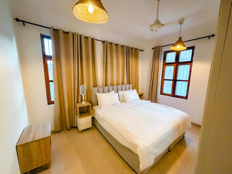 Stone Town Comfort - image 15
