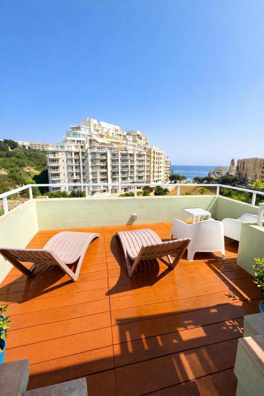 St Julians Seaviews HillTop House - image 9