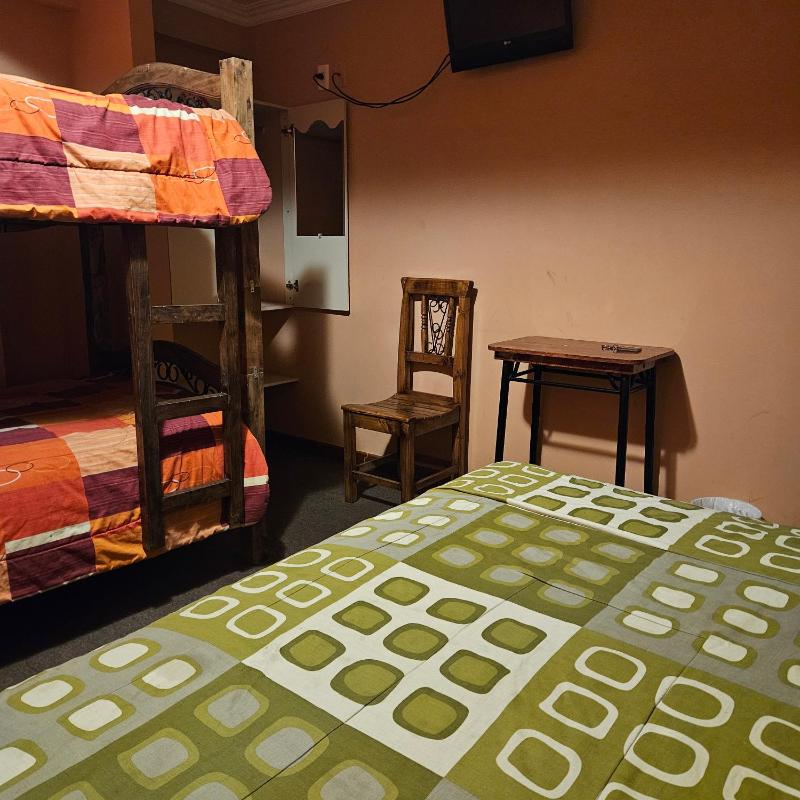 Bolivian Heights Hostel - image 8