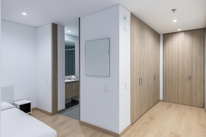 Apartamento con Hermosa vista Tranquilo Moderno y con Amenidades - image 7