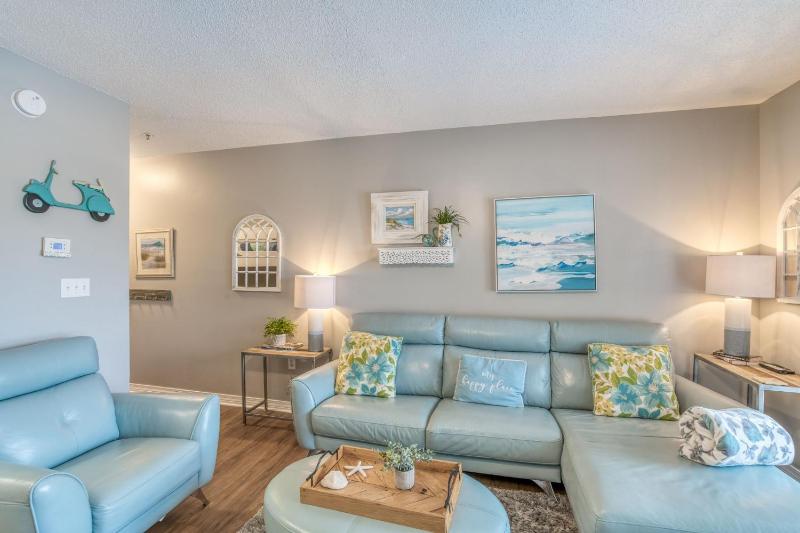 Sea-Esta - Easy Walk to the Beach + Balcony with Pool Views - image 29