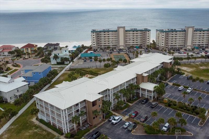 Sea-Esta - Easy Walk to the Beach + Balcony with Pool Views - image 45