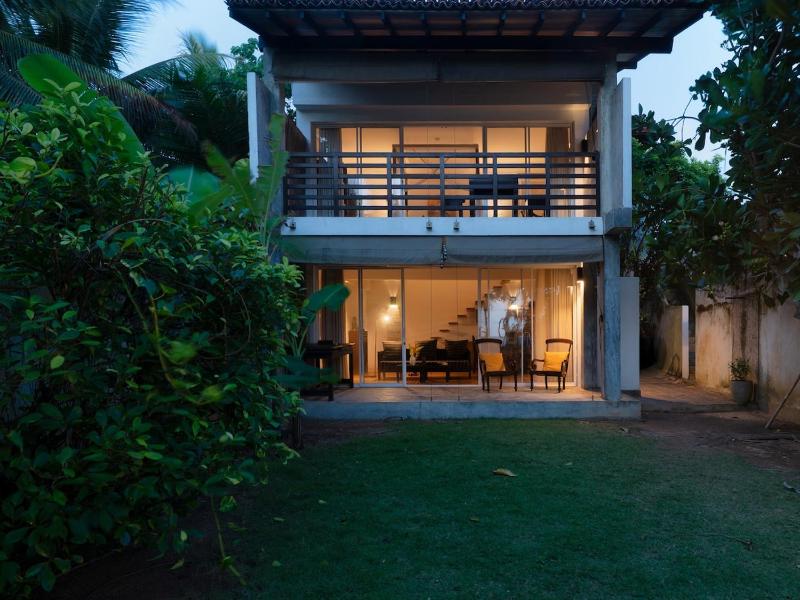 White parrot beach villa - image 1