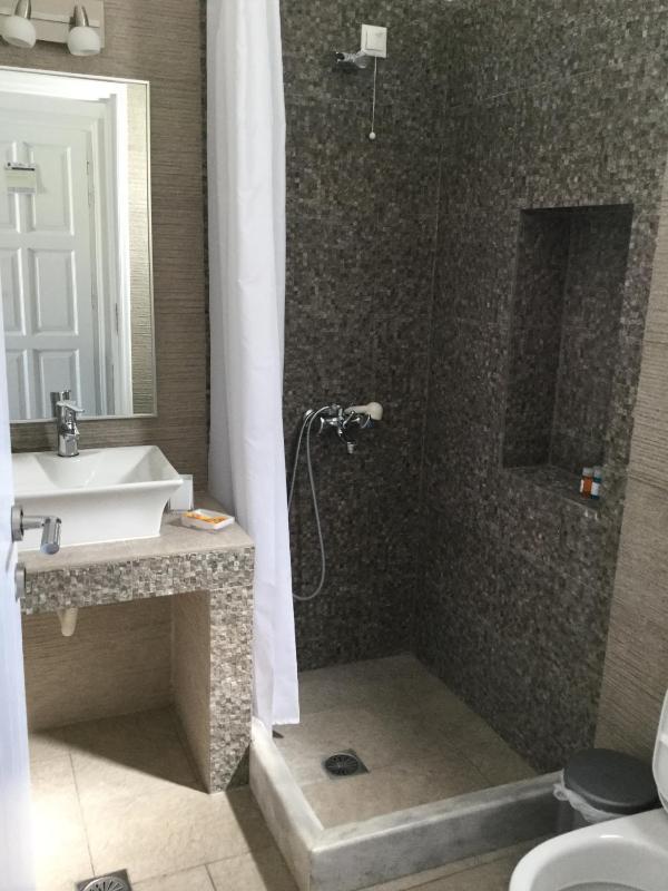 Twin Room image 3