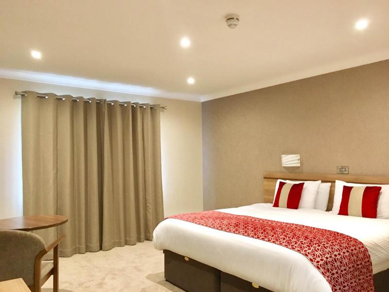 Double Room image 3