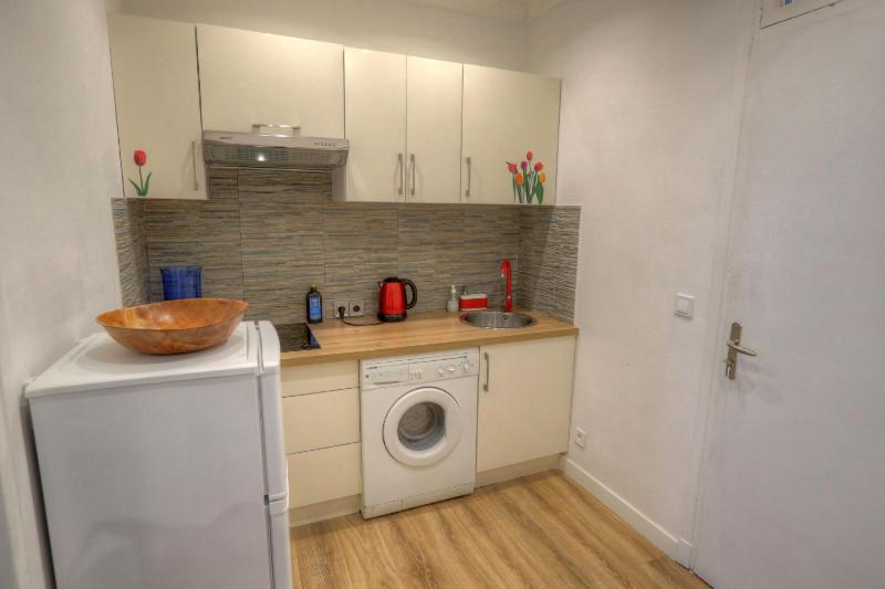 Studio Apartment image 2