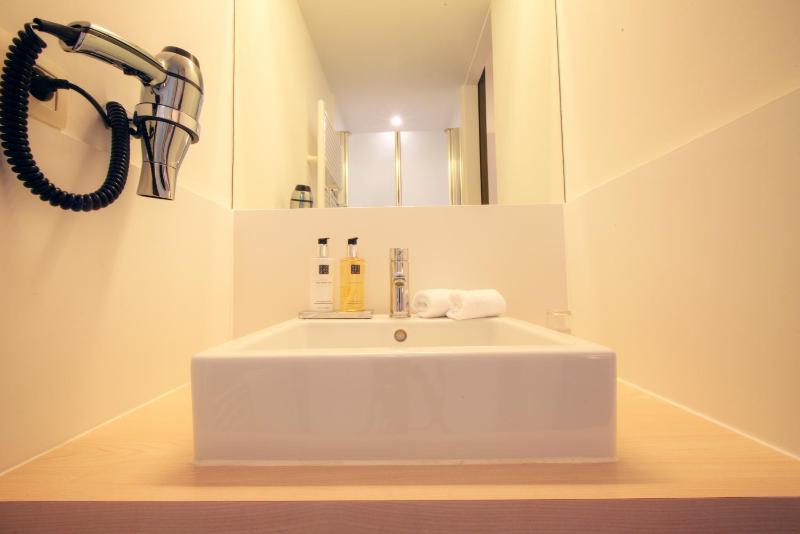 Double Room image 2
