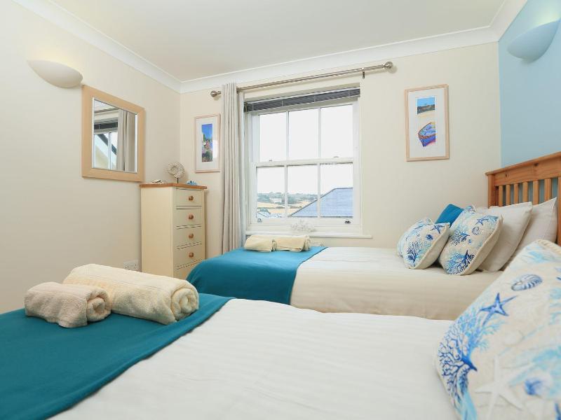 8 Thurlestone Beach - image 5