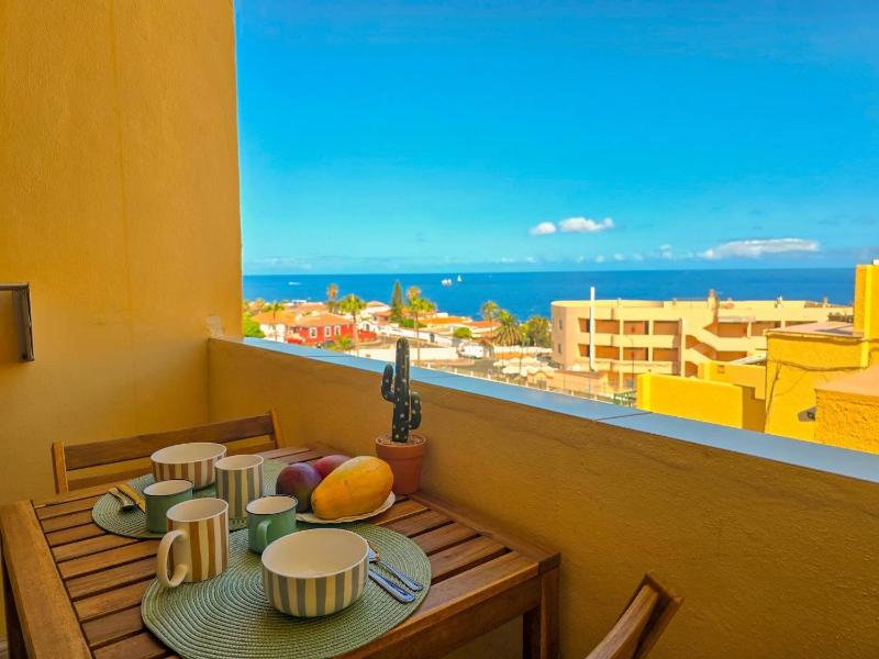 Cosy Place with Sea View by HelloApartments - image 1