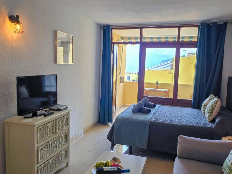 Cosy Place with Sea View by HelloApartments - image 35