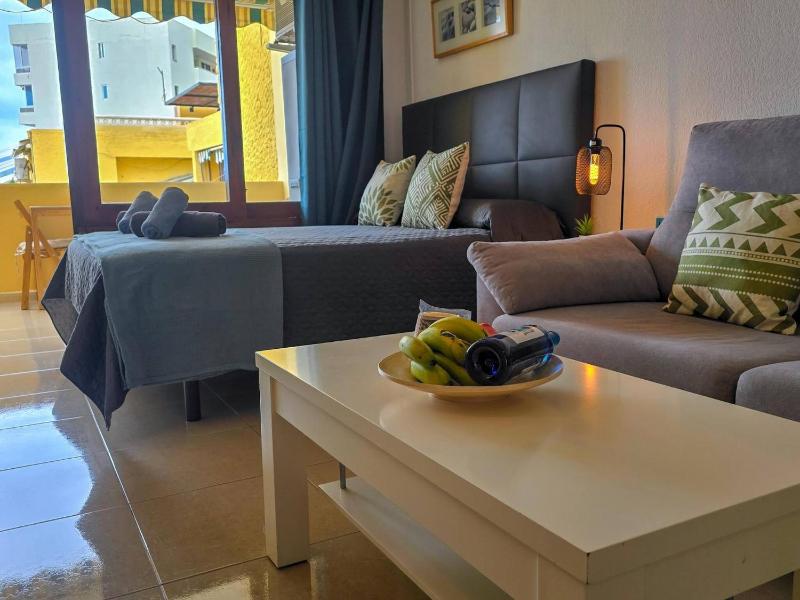 Cosy Place with Sea View by HelloApartments - image 8