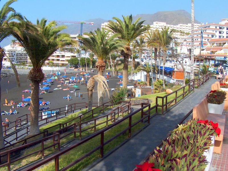 Cosy Place with Sea View by HelloApartments - image 9