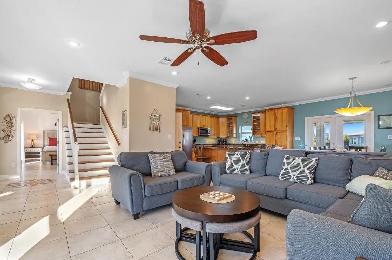 Family Tides Beach House - image 35