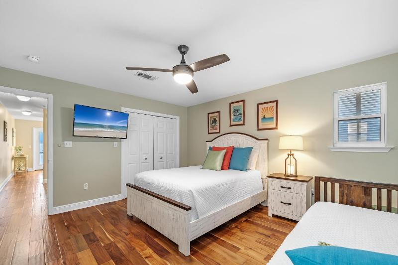 Family Tides Beach House - image 4
