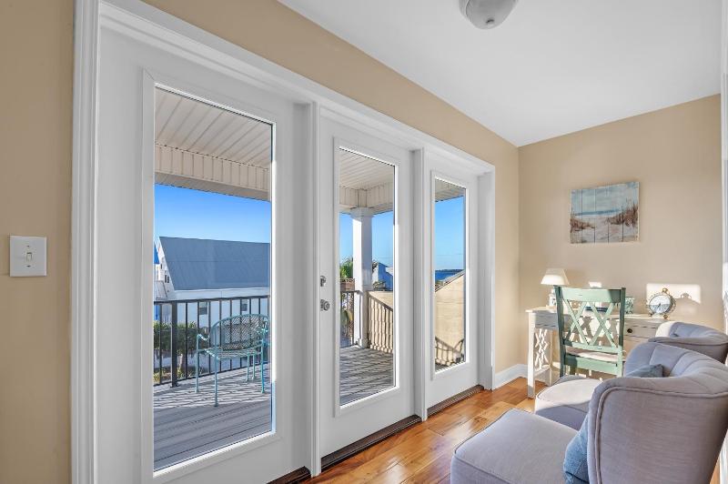 Family Tides Beach House - image 46