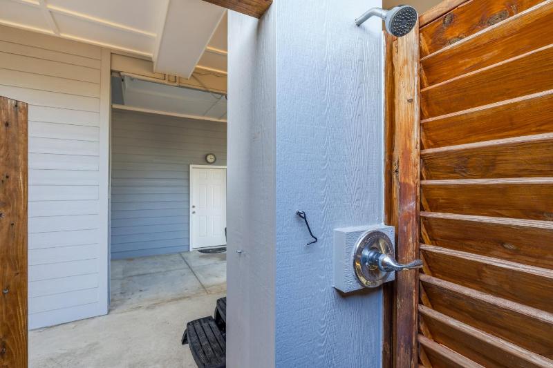 Family Tides Beach House - image 50