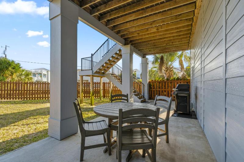 Family Tides Beach House - image 23