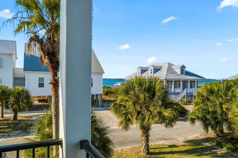Family Tides Beach House - image 8