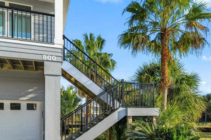 Family Tides Beach House - image 18