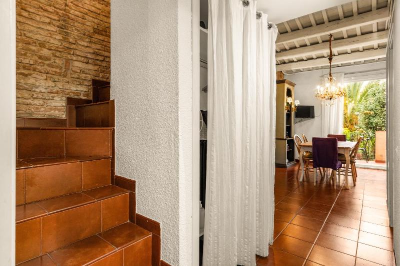 Gràcia Loft Terrace BBQ AC & Fiber Wi-Fi - image 15