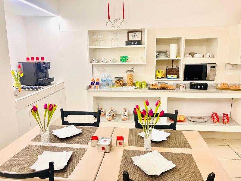 Athena Luxury Rooms - image 8