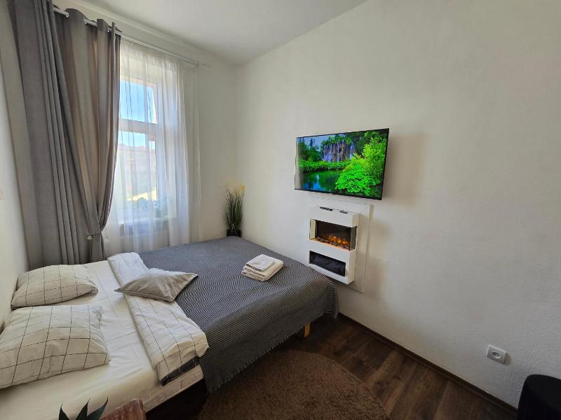 S8 Small studio apartment - image 6