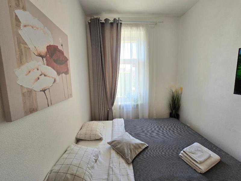 S8 Small studio apartment - image 13