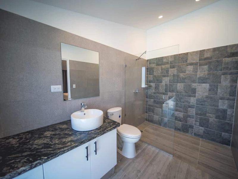 Luxury 3BR Penthouse 300m from beach - image 5