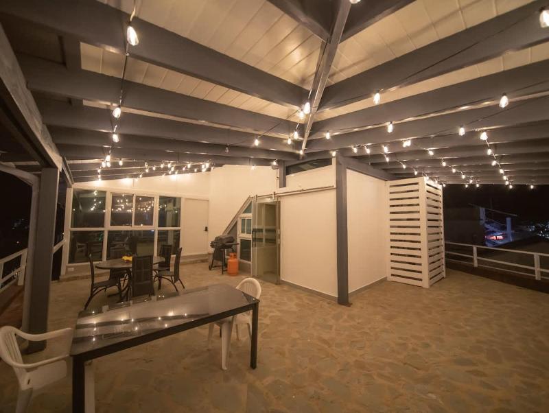 Luxury 3BR Penthouse 300m from beach - image 20