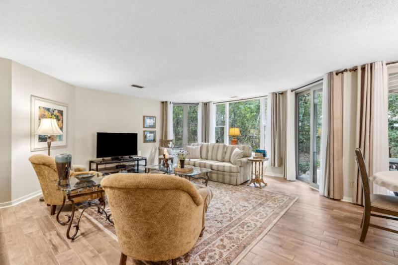 2338 Boxwood Lane-Courtside Villas - image 15