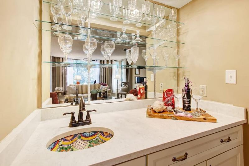 2338 Boxwood Lane-Courtside Villas - image 24