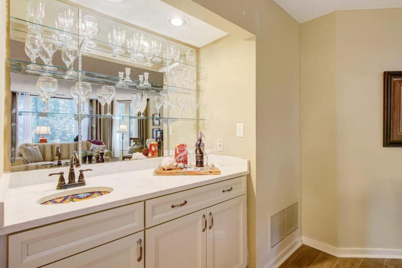 2338 Boxwood Lane-Courtside Villas - image 21