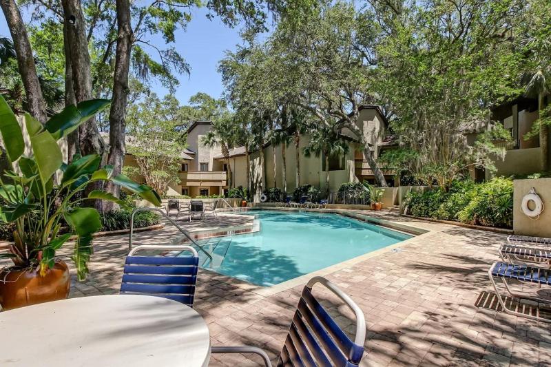 2338 Boxwood Lane-Courtside Villas - image 22