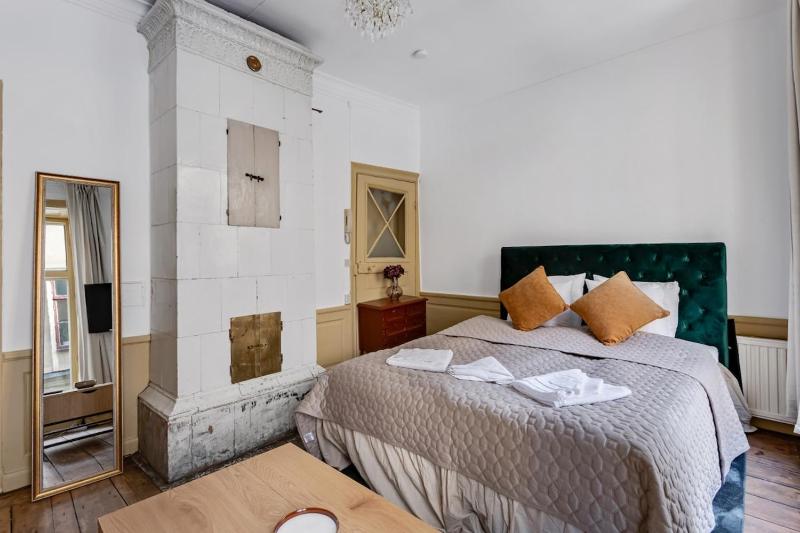 Charming Apartment in Old Town STHLM - image 9