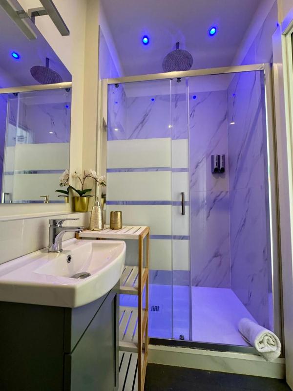Attractive Room - 6 - image 16