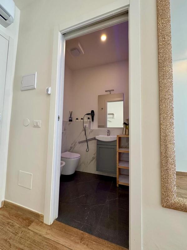 Attractive Room - 6 - image 12