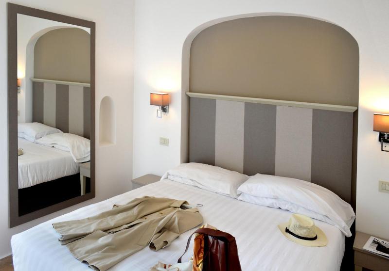 Suite with Balcony image 4
