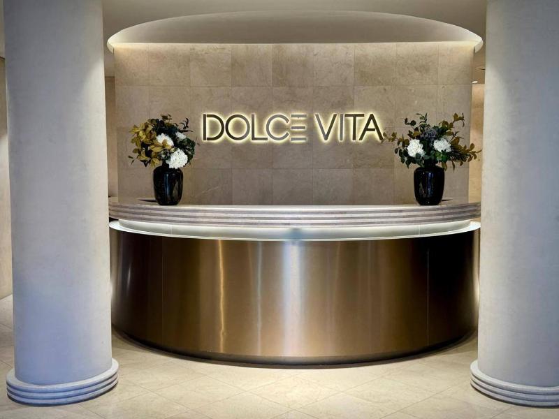 Dolce Vita 1950s on the Sea Point Promenade - image 3