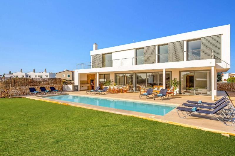 Villa Bonavista by Villa Plus - image 1
