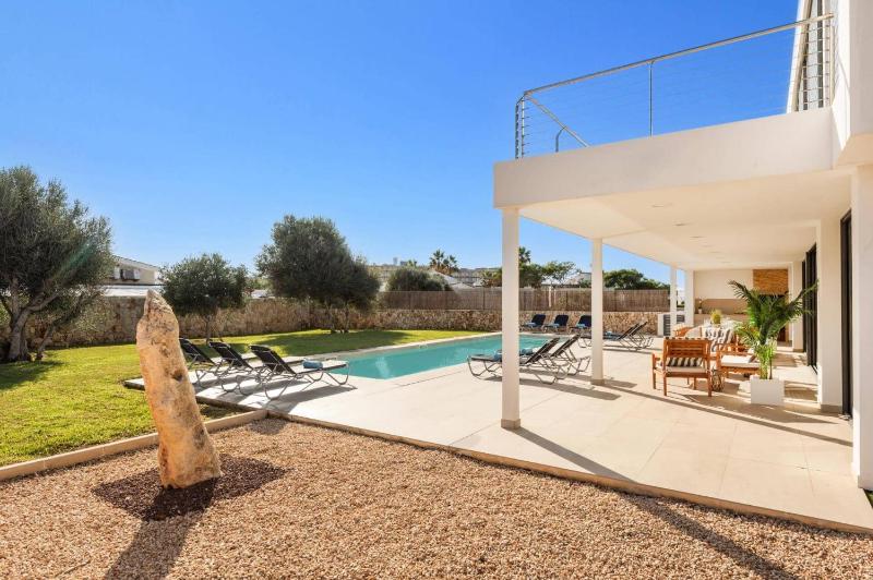 Villa Bonavista by Villa Plus - image 17