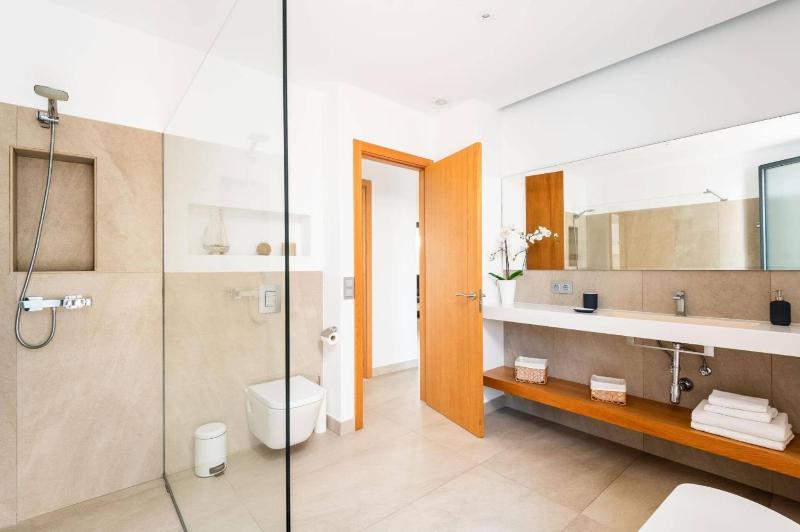 Villa Bonavista by Villa Plus - image 35