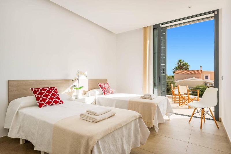 Villa Bonavista by Villa Plus - image 30