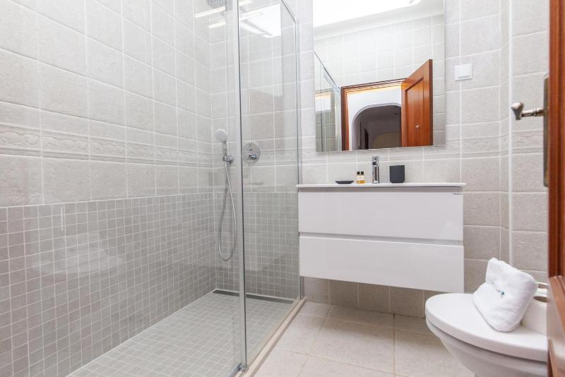 A49 - Anastasia Apartment in Lagos - image 9