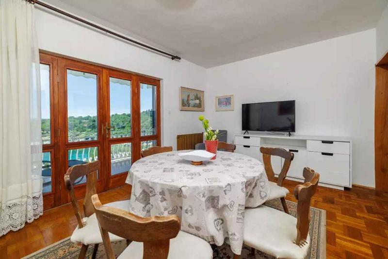 Apartment in Dramalj 51279 - image 8