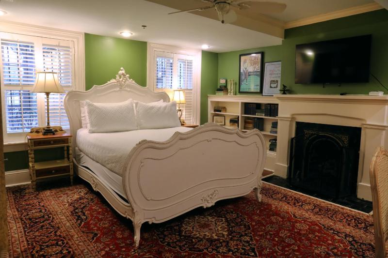 Justine Inn Savannah - image 16