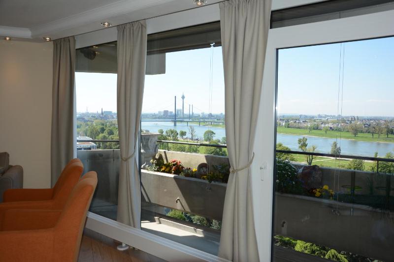 Luxury apartment in Düsseldorf near trade fair - image 17