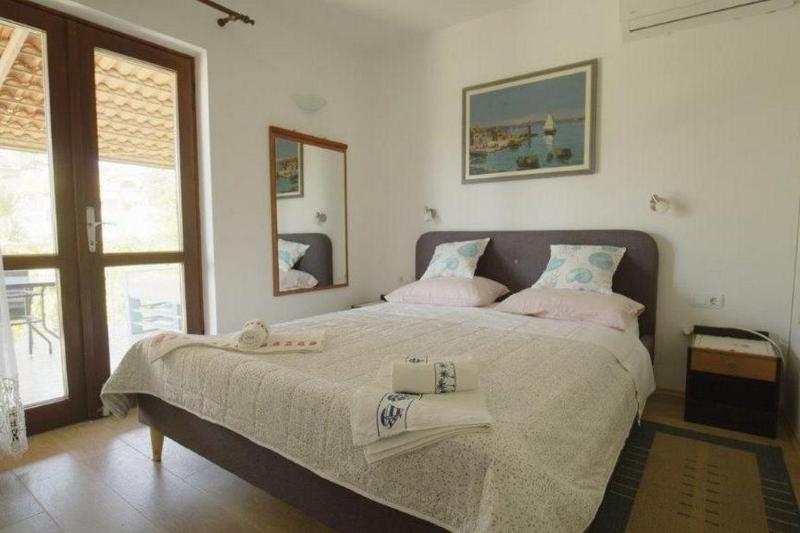 Rooms with a parking space Rovinj - 2245 - image 6