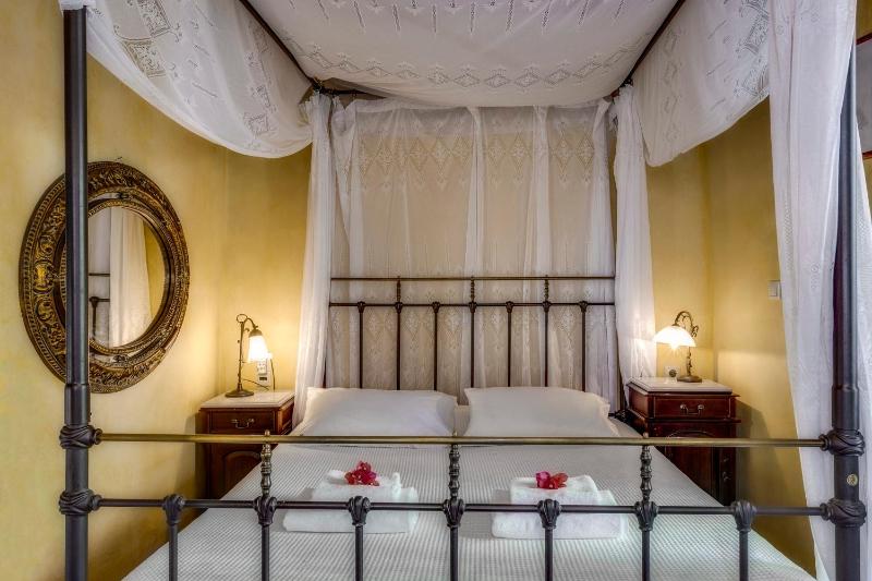 Ifigenia Traditional Rooms & Maisonettes - image 2