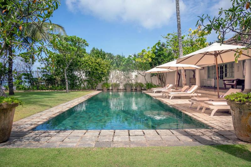 Samudra Beach Villa with Private Pool and Chef - image 17